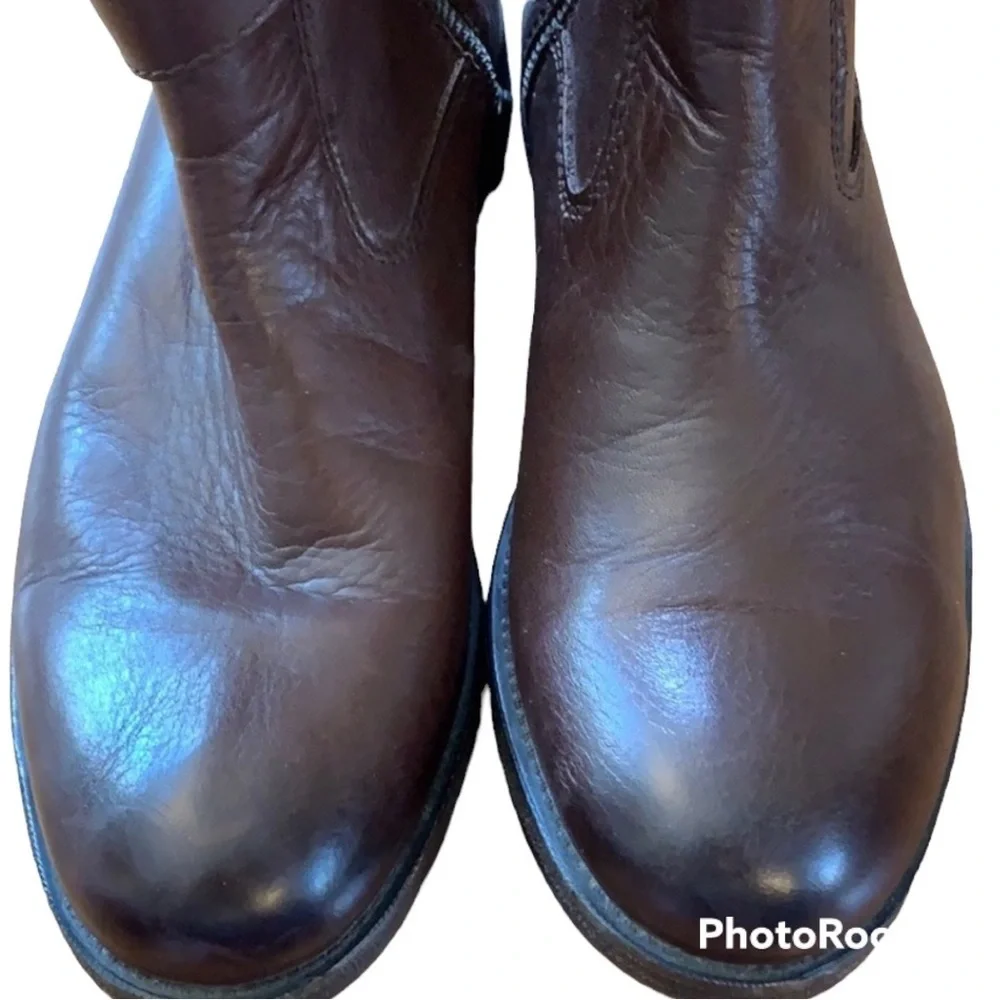 Clarks Brown Leather Chukka Boots size 8.5